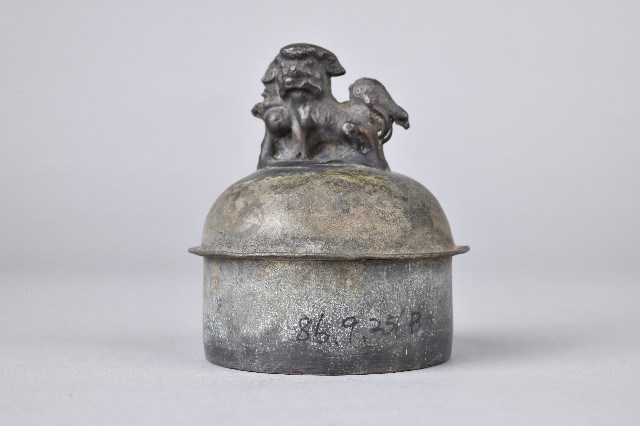 獅身鈕素面把手壺-壺蓋藏品圖，第3張