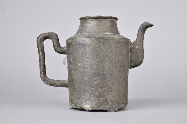 獅身鈕素面把手壺-壺身藏品圖，第3張