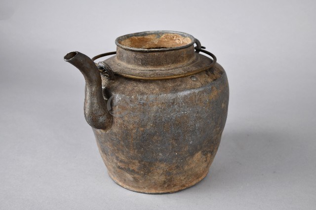 錫製酒壺-壺身藏品圖，第5張