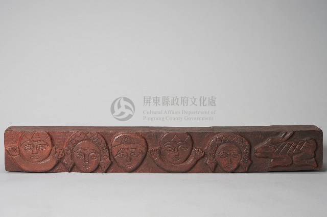 浮雕人面木製雙人枕藏品圖，第2張