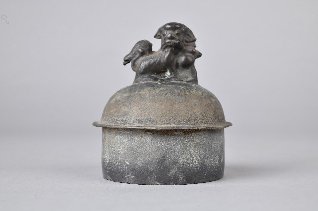 獅身鈕素面把手壺-壺蓋藏品圖，第2張