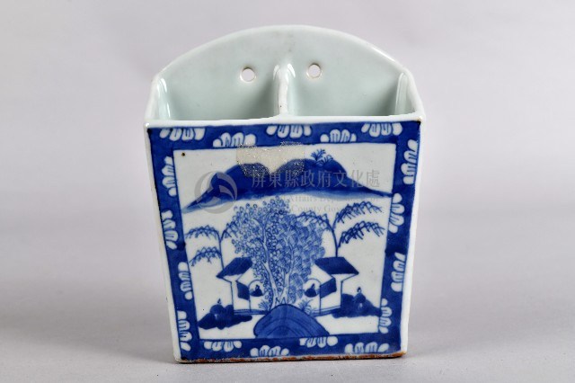 青花繪村景雙槽瓷箸籠藏品圖，第1張