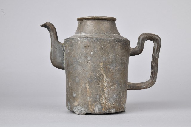 獅身鈕素面把手壺-壺身藏品圖，第2張