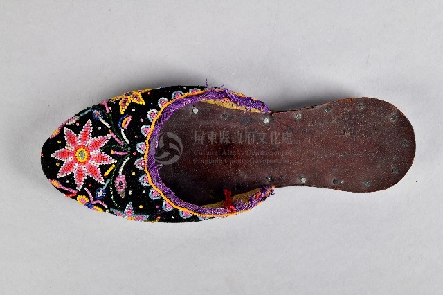 黑底串珠繡花拖鞋-右藏品圖，第2張