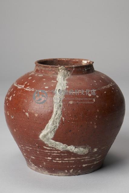 陶製紅釉素面壺藏品圖，第2張