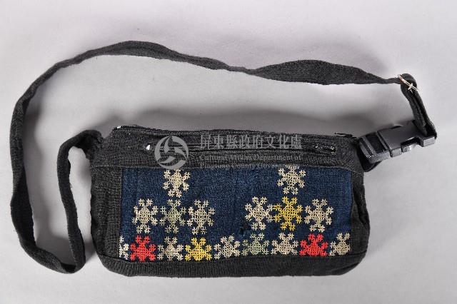 刺繡黑底拉鍊腰包藏品圖，第1張