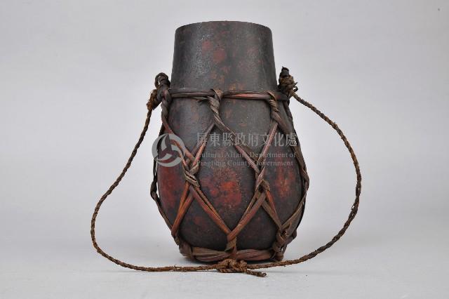 木製盛水器附網狀袋藏品圖，第2張