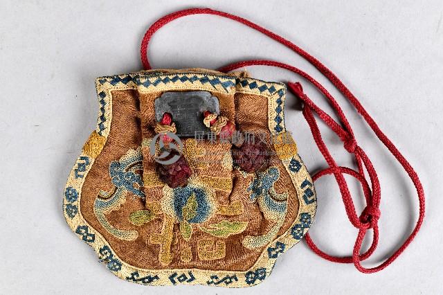 壽囍紋刺繡香包藏品圖，第2張