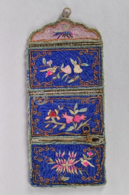 彩繡三夾層藍荷包藏品圖，第2張
