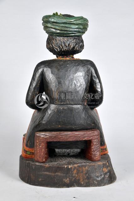 彩繪坐像盛裝女性巫師雕像藏品圖，第3張