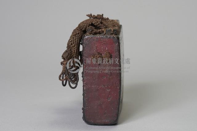 浮雕人面紋祈禱箱藏品圖，第3張