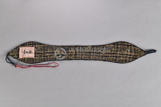 白底藍邊鳥蝶繡花抹額藏品圖，第2張