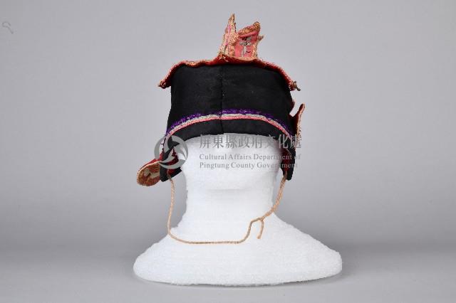 黑底花草刺繡童帽藏品圖，第1張