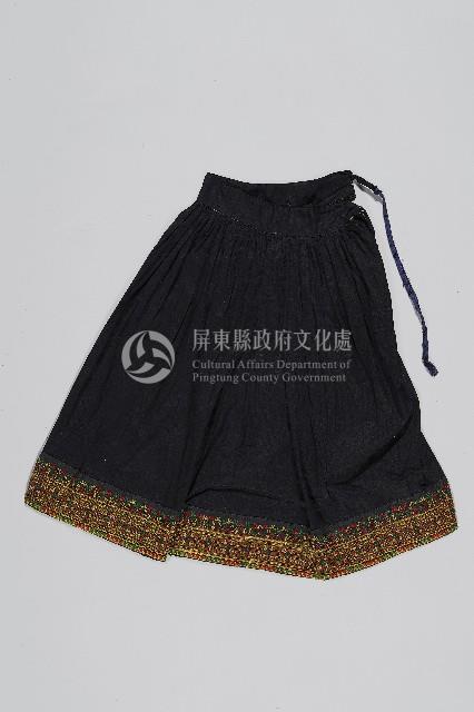 十字繡黑底長裙藏品圖，第1張