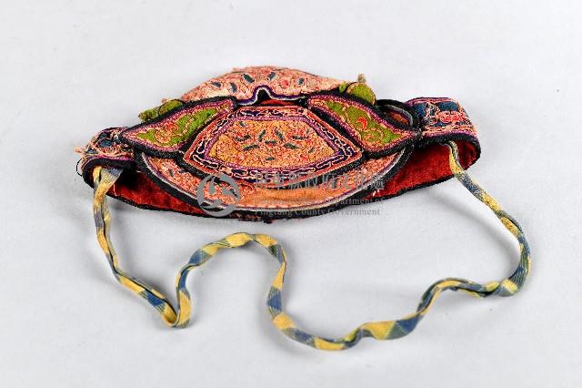 釘線繡花抹額藏品圖，第1張