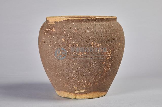 陶製紅胎褐色素面罐藏品圖，第1張