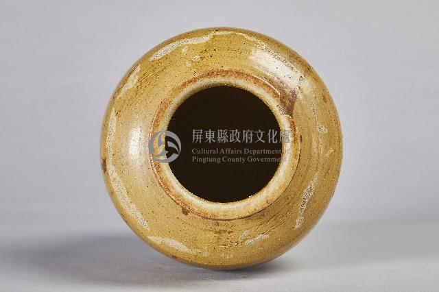 陶製橫紋褐釉罐藏品圖，第2張