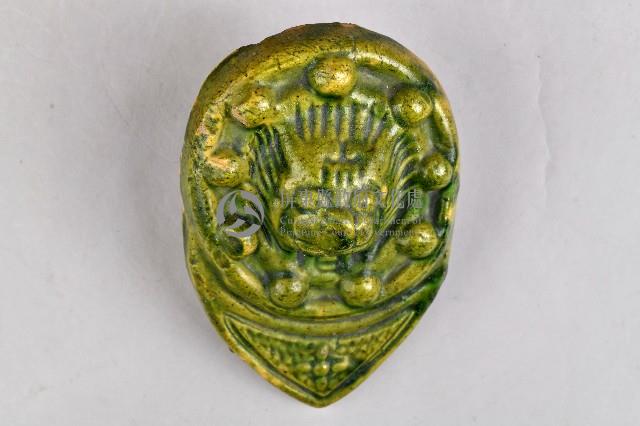 綠釉獅面水滴型陶製瓦當藏品圖，第2張