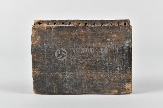 鑲螺鈿浮雕百步蛇紋祈禱箱藏品圖，第4張