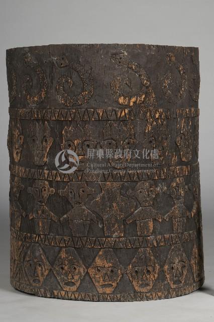 浮雕人面人像無底木製穀桶藏品圖，第4張