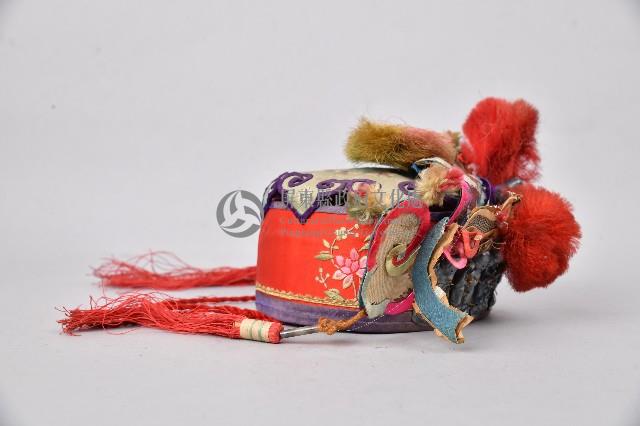 紅球人偶童帽藏品圖，第4張