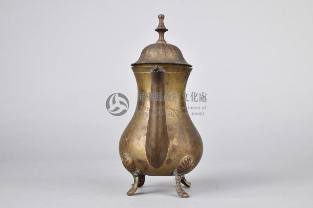 銅合金製刻花四足酒壺藏品圖，第4張
