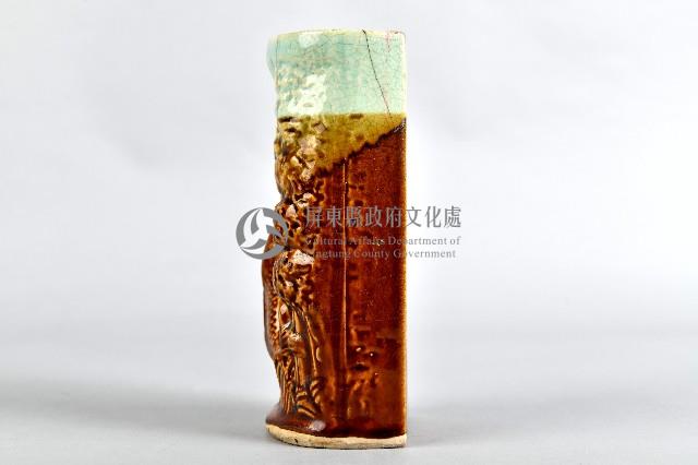 褐釉錦鯉浮雕箸籠藏品圖，第4張