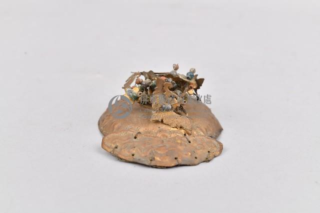 圓扁形帶鳳凰頂神像冠藏品圖，第3張