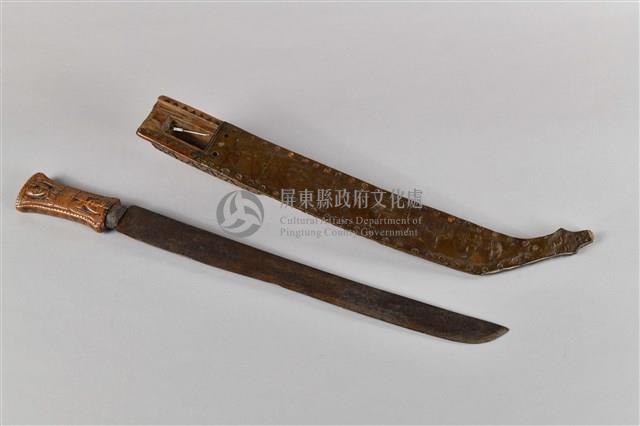 浮雕彩繪百步蛇佩刀藏品圖，第4張