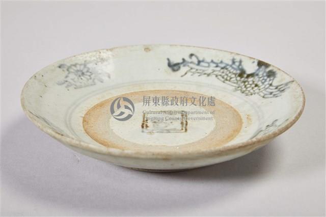 陶製紅胎灰青花白釉盤藏品圖，第1張