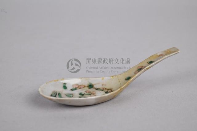 紅花綠葉彩瓷湯匙藏品圖，第1張