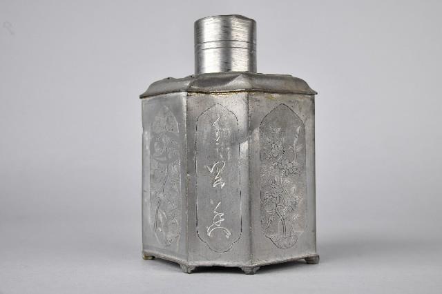 陰刻開光花卉紋六方錫茶葉罐藏品圖，第1張