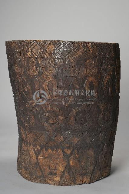 人像百步蛇紋木製穀桶藏品圖，第1張