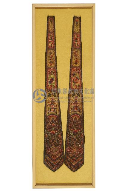 刺繡黑邊桃紅花鳥帳簾劍帶藏品圖，第1張