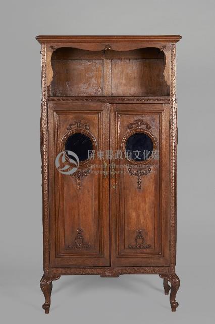 捲草紋玻璃方櫃藏品圖，第1張