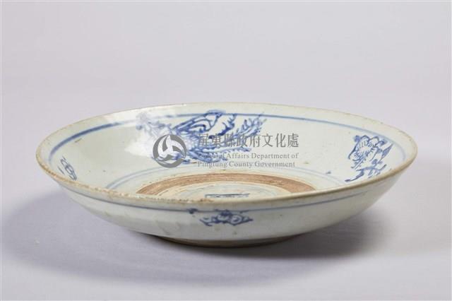 雙鳳花紋青花陶盤藏品圖，第1張