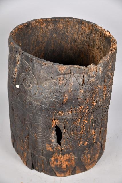 浮雕人面百步蛇幾何紋無底穀桶藏品圖，第1張
