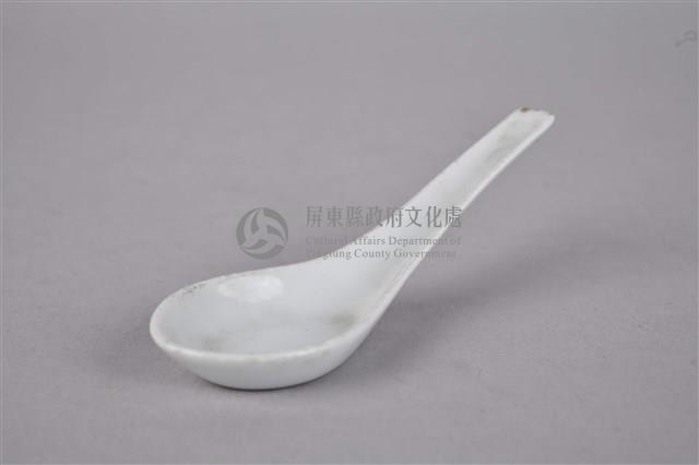 白瓷製湯匙藏品圖，第1張