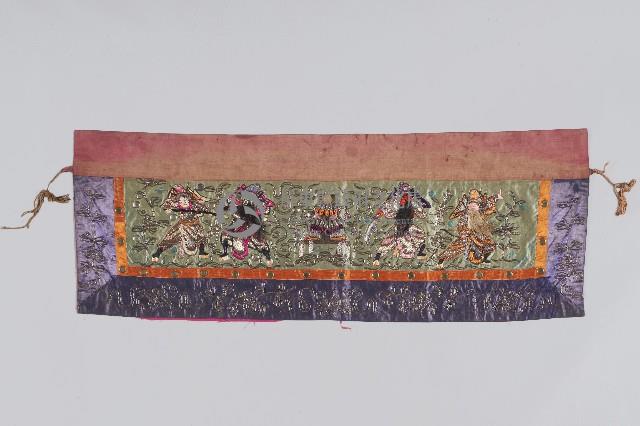 刺繡彩繪橘紫桌裙頭藏品圖，第1張