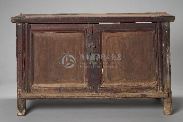四足木製雙門櫃藏品圖，第1張