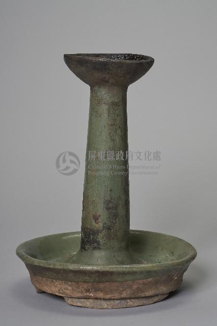 綠釉燭臺藏品圖，第1張