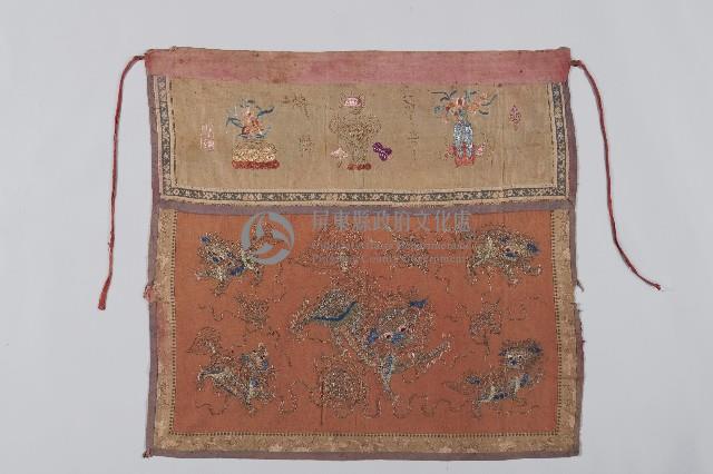 刺繡橘底黃邊金獅桌裙藏品圖，第1張