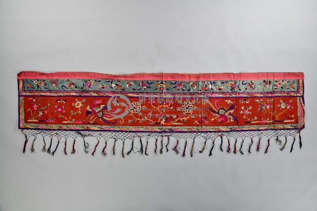 紅底鳳鳥床飾藏品圖，第1張