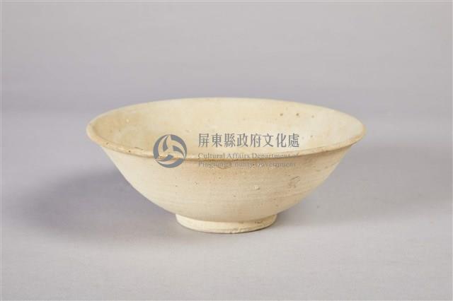 素燒灰白陶碗藏品圖，第1張