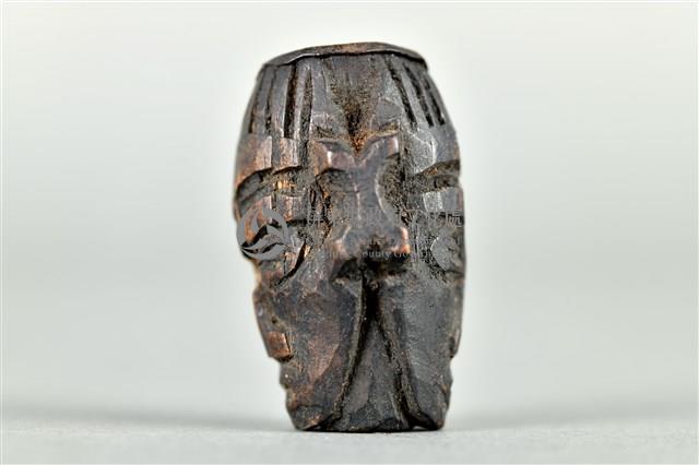 浮雕雙人面木製菸斗頭藏品圖，第3張