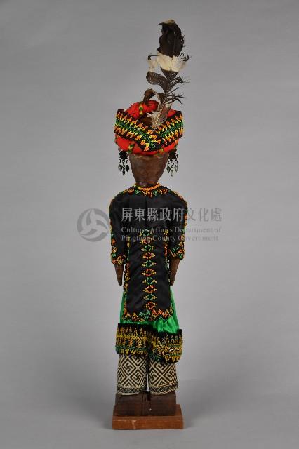 排灣族盛裝男性立像人偶藏品圖，第2張
