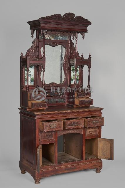 浮雕仕女圖西番蓮紋梳妝台藏品圖，第3張