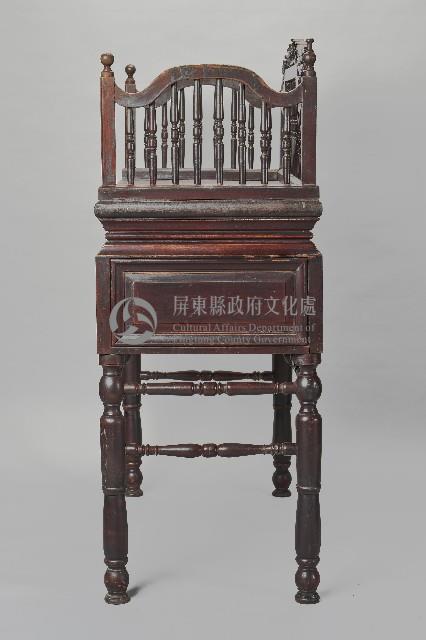 透雕雙鳳西番蓮紋掌櫃桌藏品圖，第3張