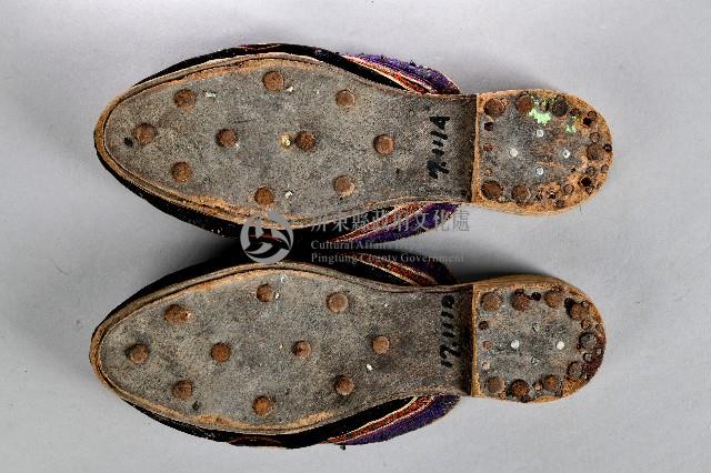 黑底紅花刺繡拖鞋藏品圖，第3張