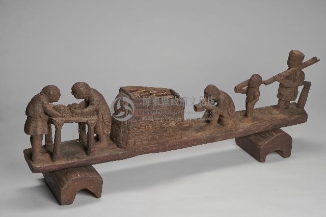 原住民烤芋頭群像雕刻藏品圖，第3張